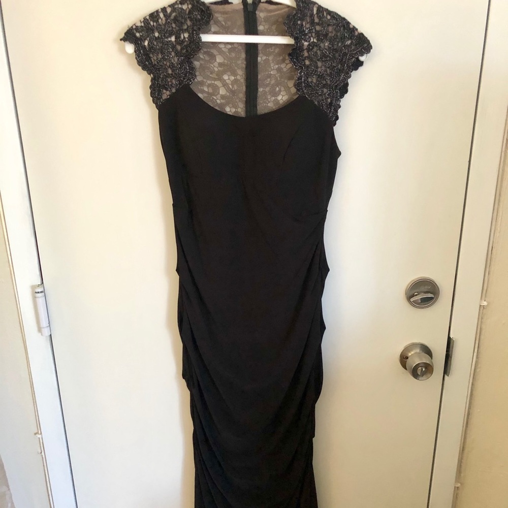 Stunning evening dress!